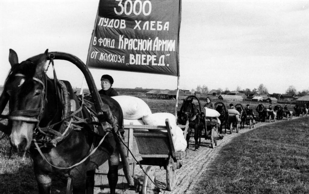 Хлеб в фонд Советской Армии